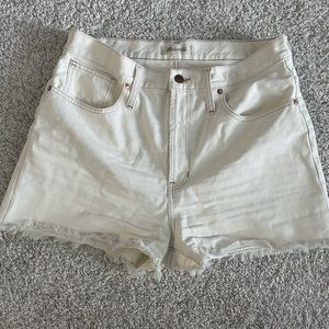 Madewell Perfect Jean Short. Size 31.